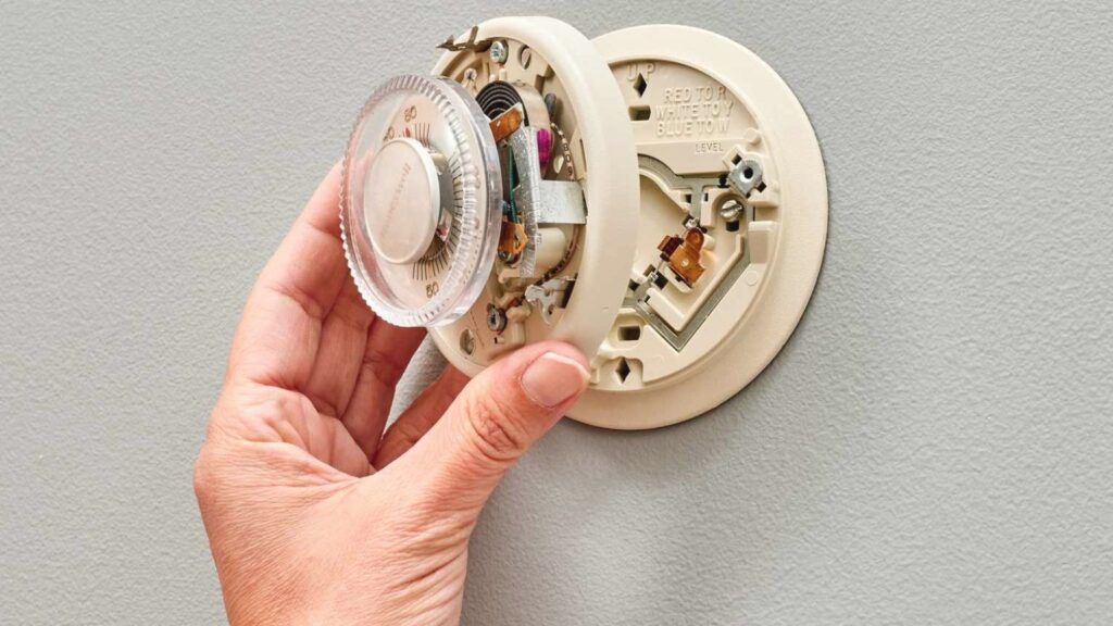 Honeywell Thermostat Wiring: 8 Fatal Mistakes to Avoid 4-dubai-uae Remove the existing thermostat