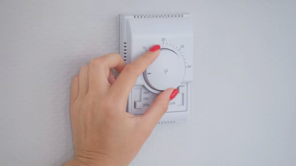 Thermostat VS Temperature Controller: 6 Key Differences 3-dubai-uae Temperature Controller